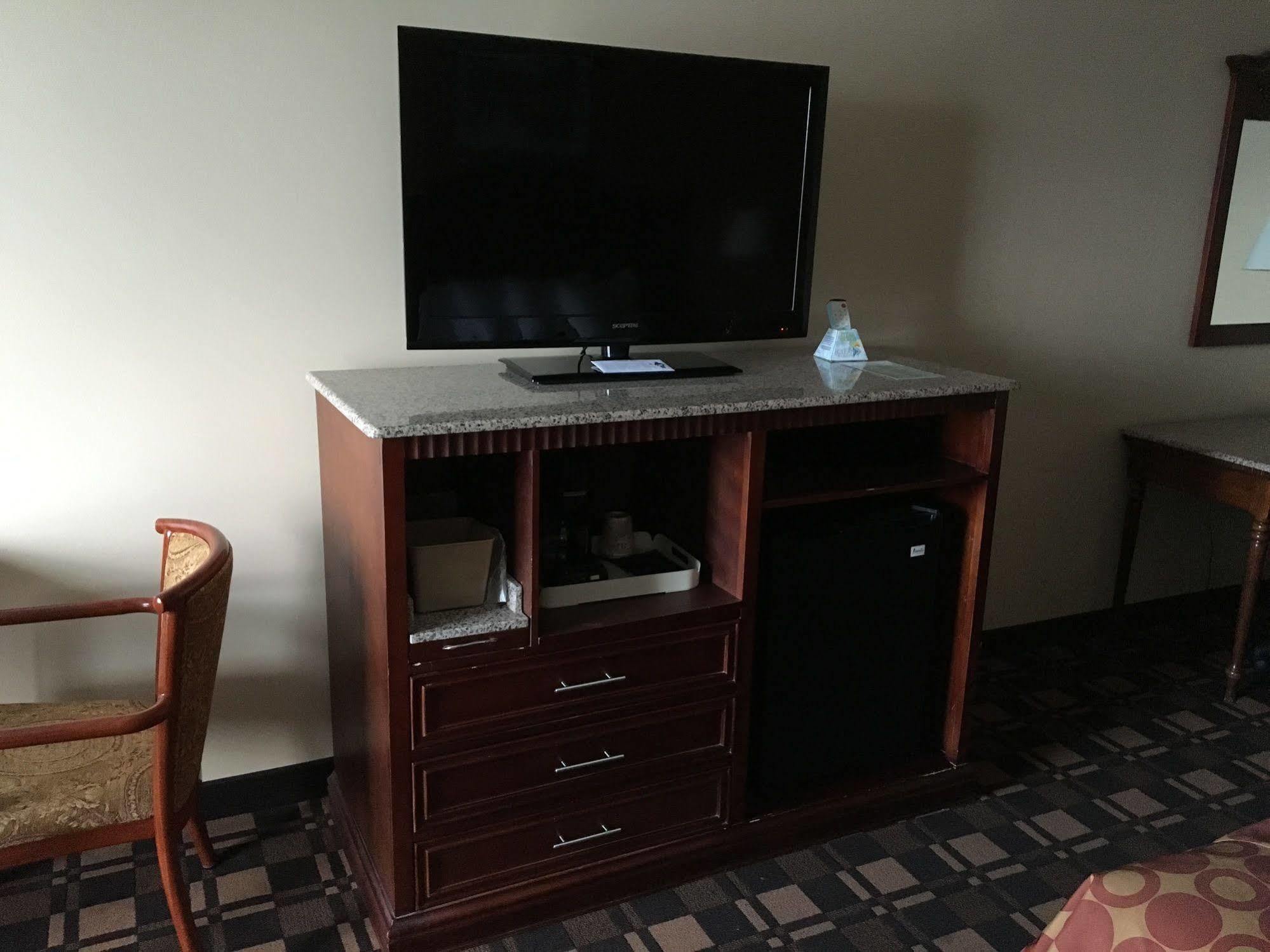 לנצ'סטר Cabot Inn & Suites מראה חיצוני תמונה